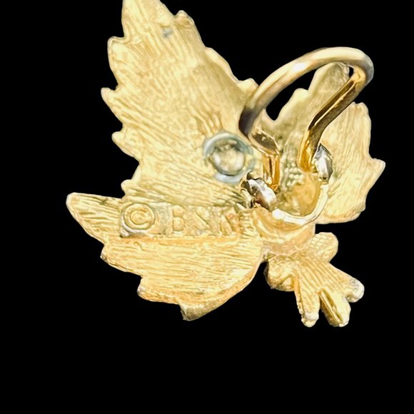 Vintage BSK Gold Tone And Green Maple Leaf Clip On Earrings (5056) - Picture 7 of 7